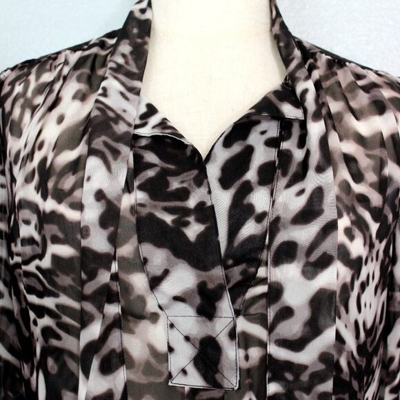 Jennifer Lopez Animal Print Blouse with Built in Scarf/Bow Size S - Picture 3 of 10
